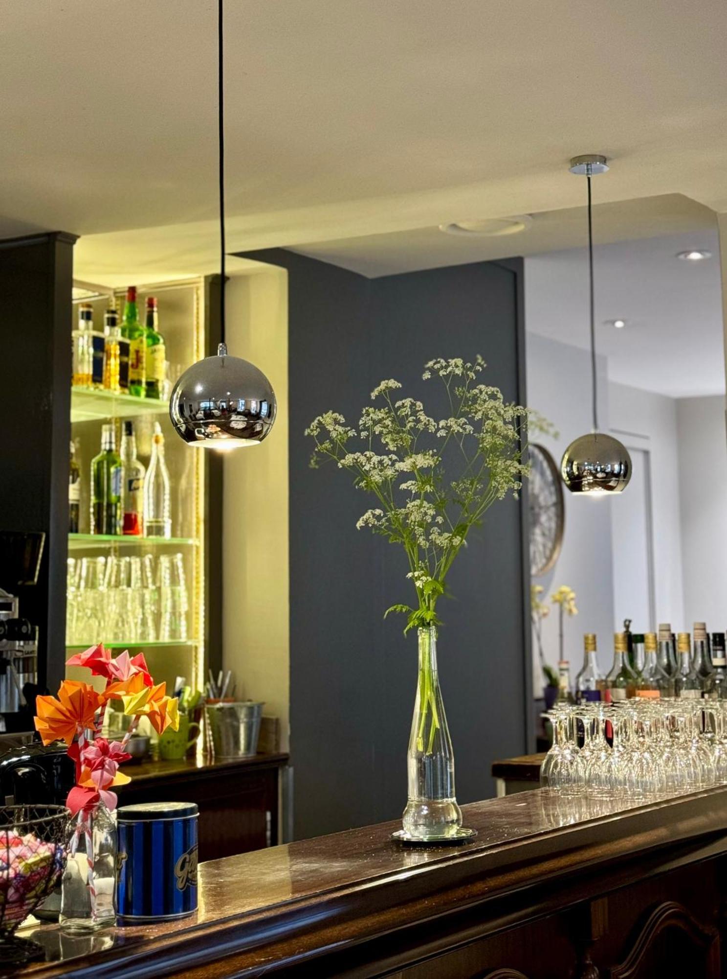 Hotel Paris Vesinet- Logis Hotel Restaurant Le Vésinet Εξωτερικό φωτογραφία