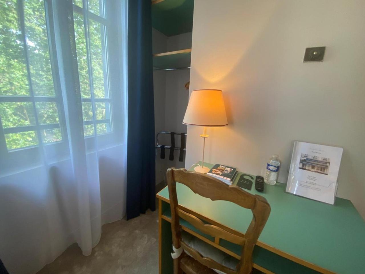Hotel Paris Vesinet- Logis Hotel Restaurant Le Vésinet Εξωτερικό φωτογραφία