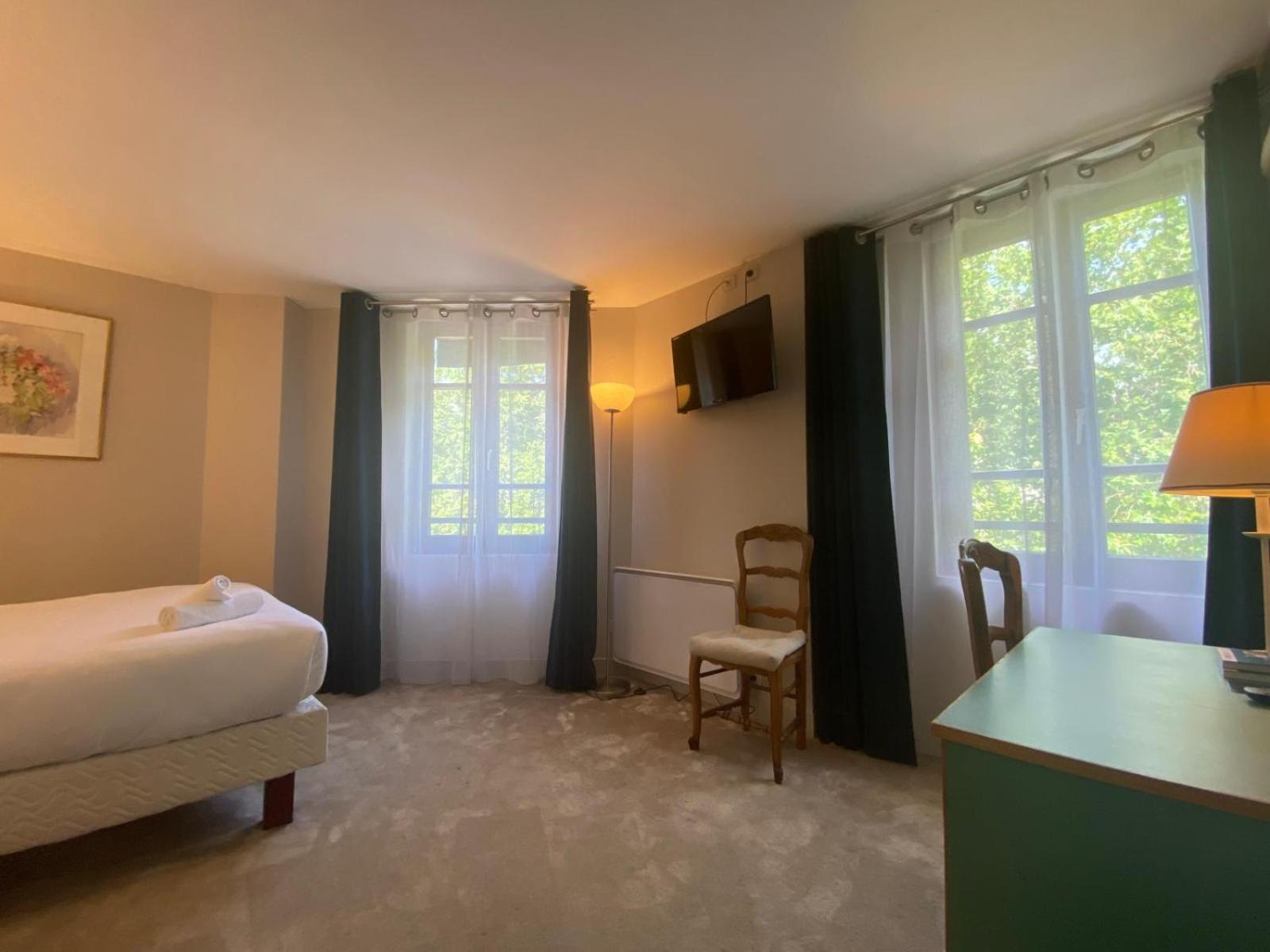 Hotel Paris Vesinet- Logis Hotel Restaurant Le Vésinet Εξωτερικό φωτογραφία