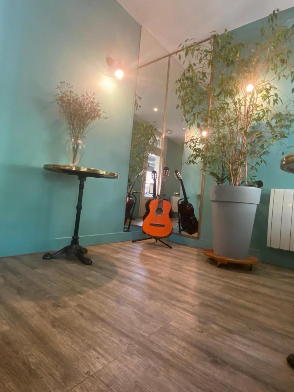 Hotel Paris Vesinet- Logis Hotel Restaurant Le Vésinet Εξωτερικό φωτογραφία