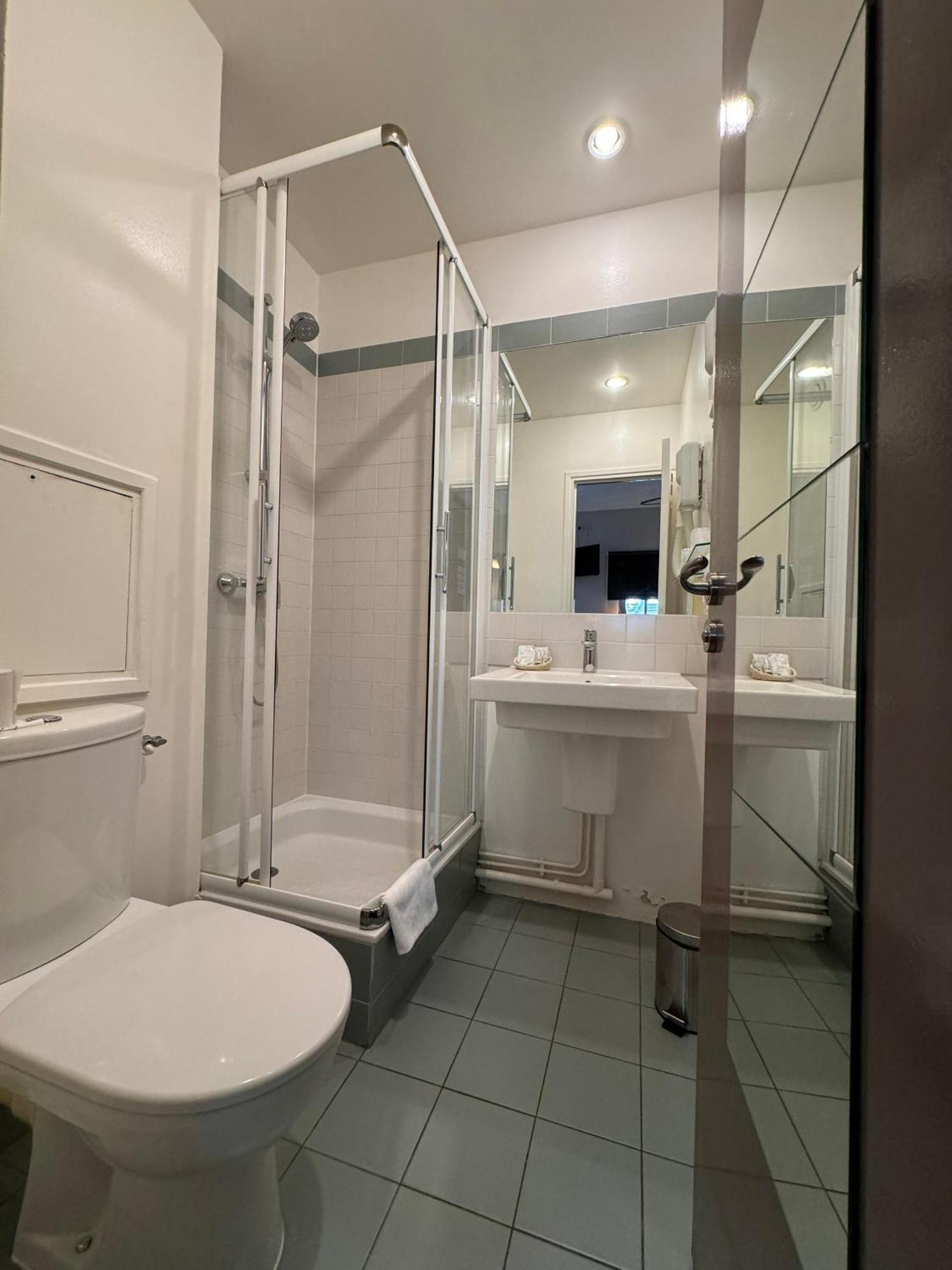 Hotel Paris Vesinet- Logis Hotel Restaurant Le Vésinet Εξωτερικό φωτογραφία