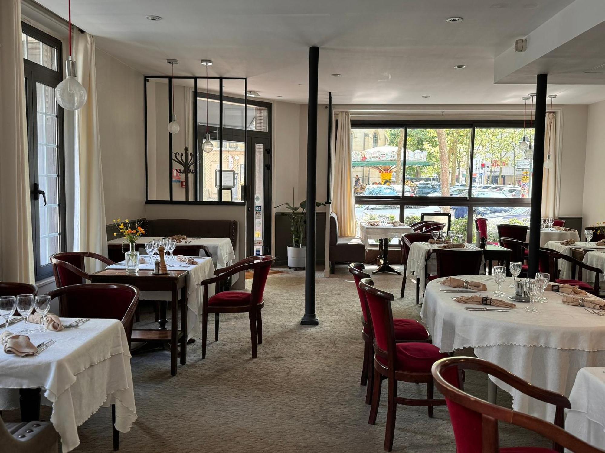 Hotel Paris Vesinet- Logis Hotel Restaurant Le Vésinet Εξωτερικό φωτογραφία
