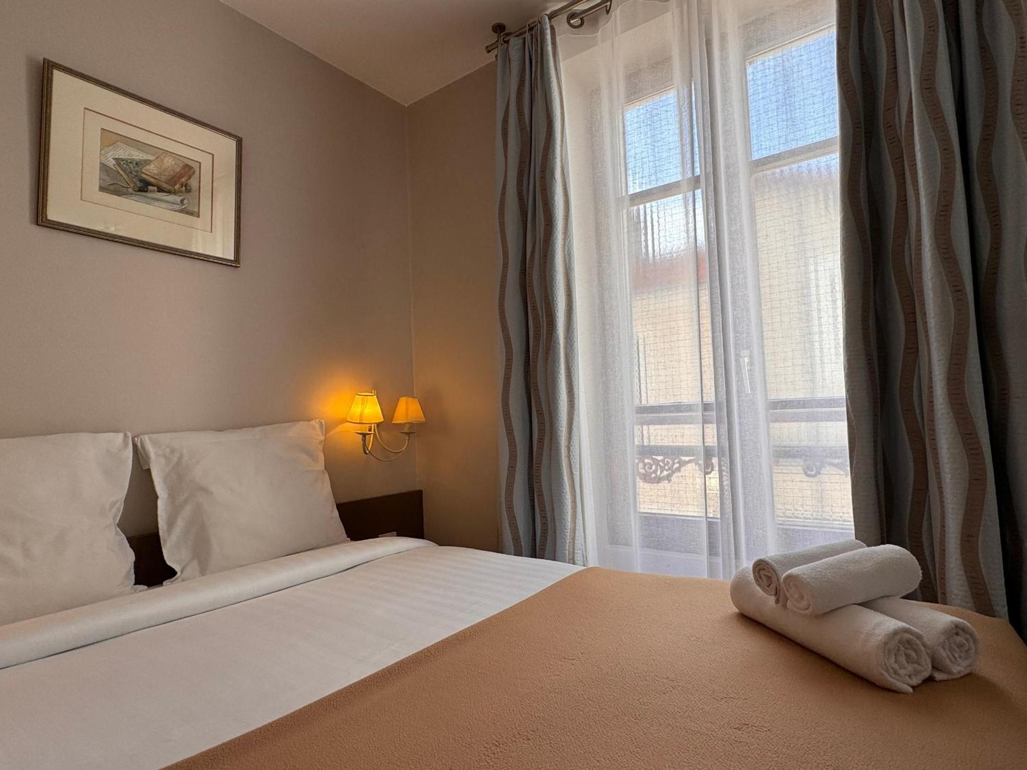 Hotel Paris Vesinet- Logis Hotel Restaurant Le Vésinet Εξωτερικό φωτογραφία