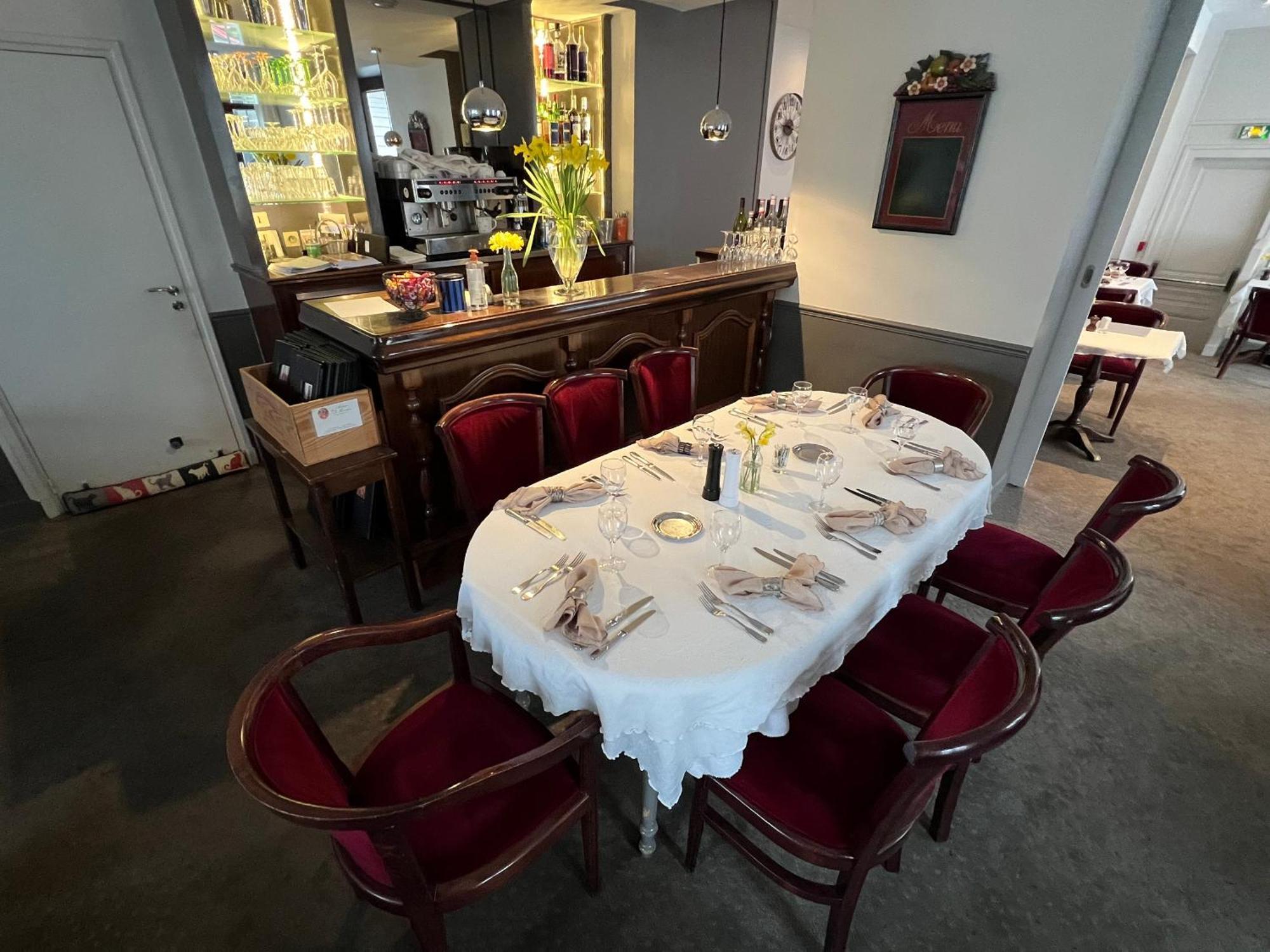 Hotel Paris Vesinet- Logis Hotel Restaurant Le Vésinet Εξωτερικό φωτογραφία