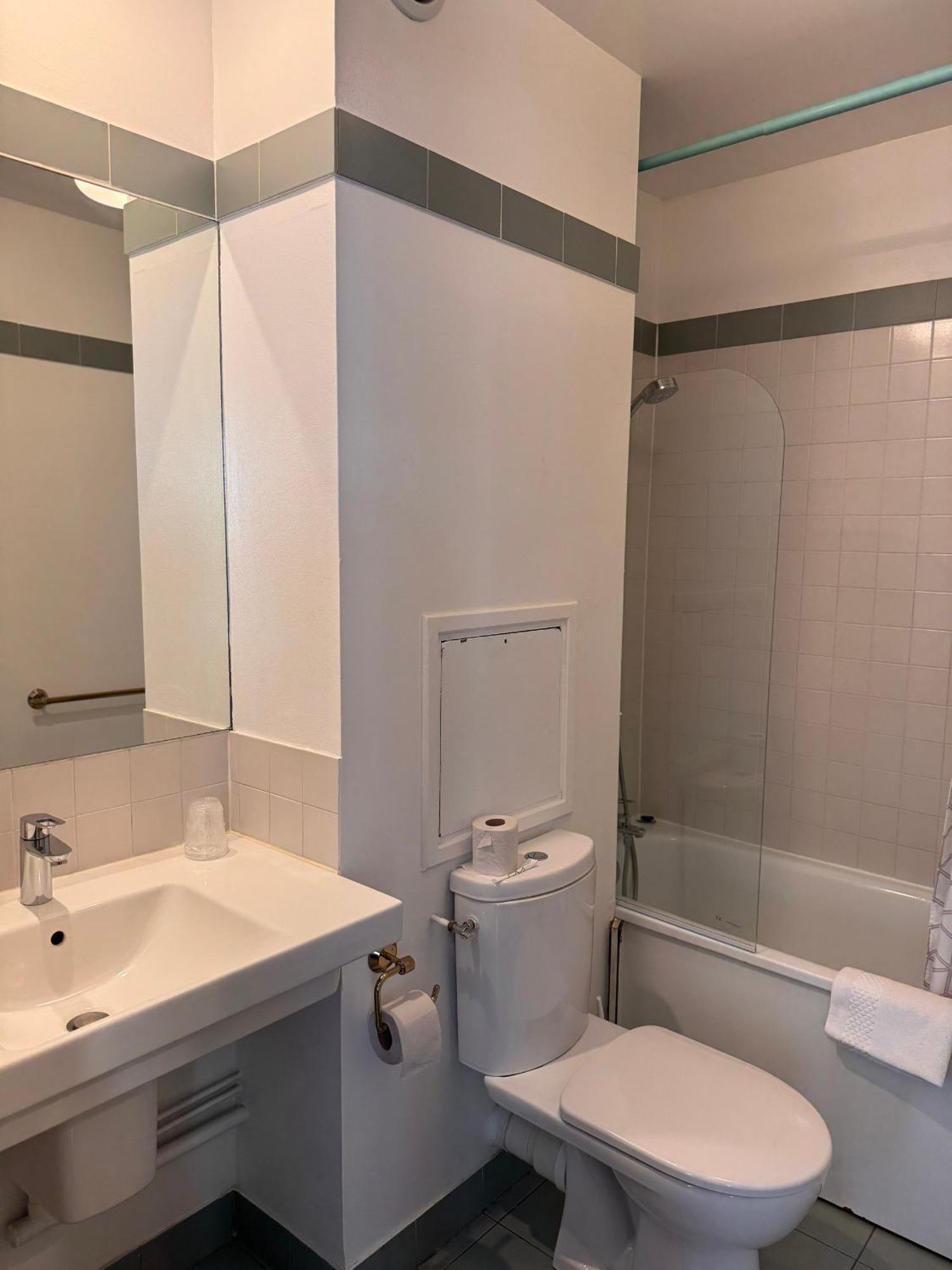 Hotel Paris Vesinet- Logis Hotel Restaurant Le Vésinet Εξωτερικό φωτογραφία