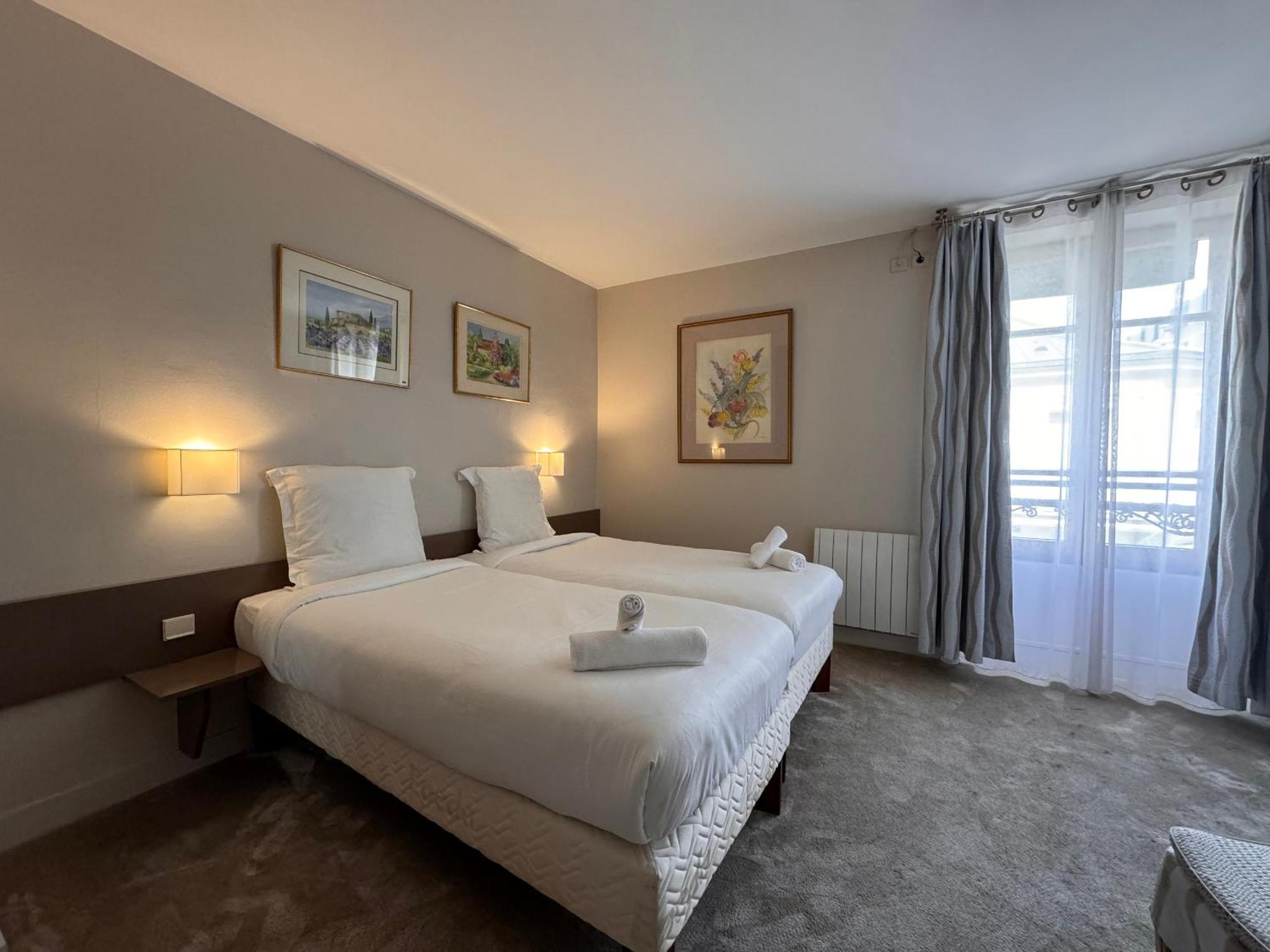 Hotel Paris Vesinet- Logis Hotel Restaurant Le Vésinet Εξωτερικό φωτογραφία