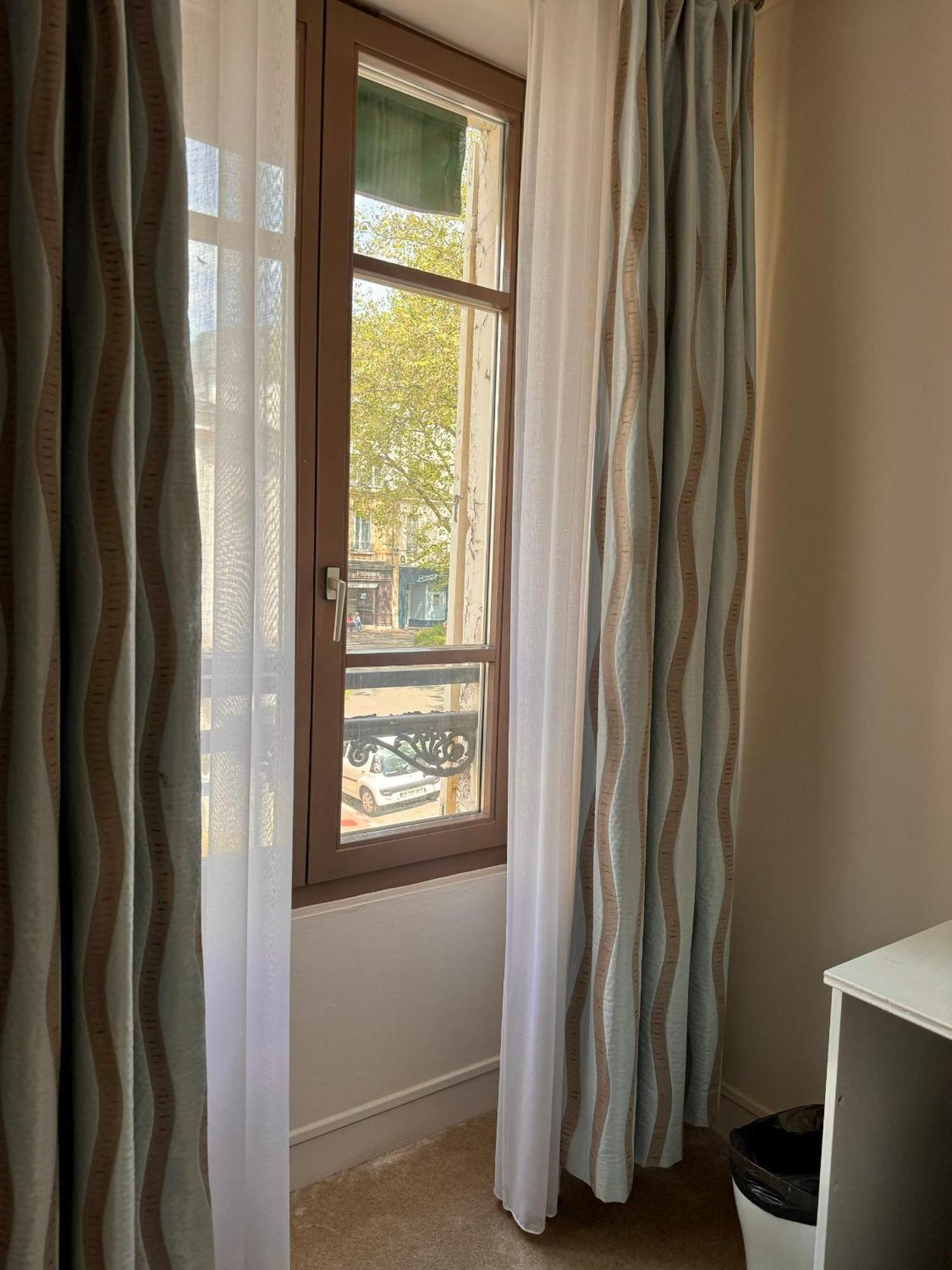 Hotel Paris Vesinet- Logis Hotel Restaurant Le Vésinet Εξωτερικό φωτογραφία
