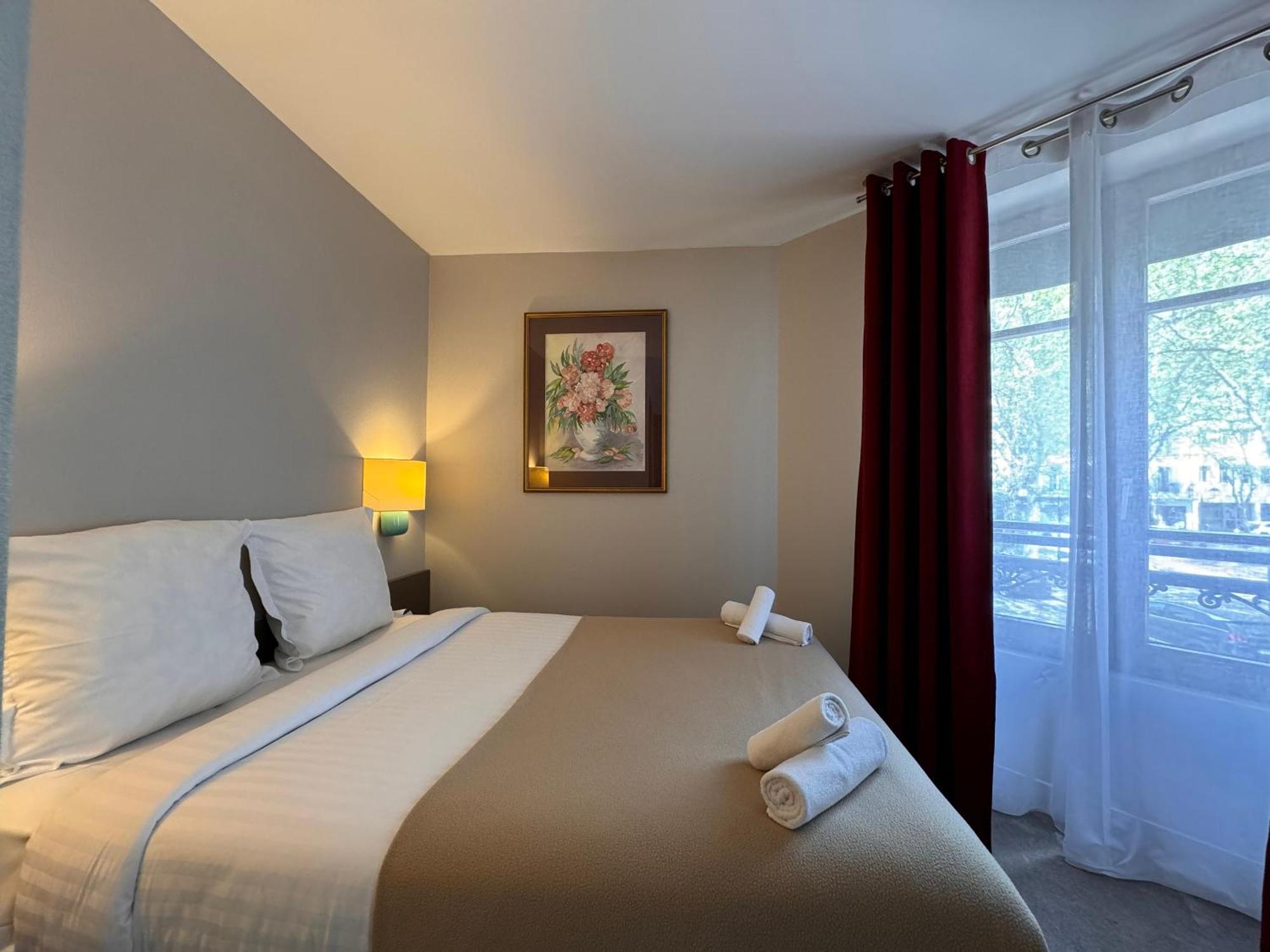 Hotel Paris Vesinet- Logis Hotel Restaurant Le Vésinet Εξωτερικό φωτογραφία