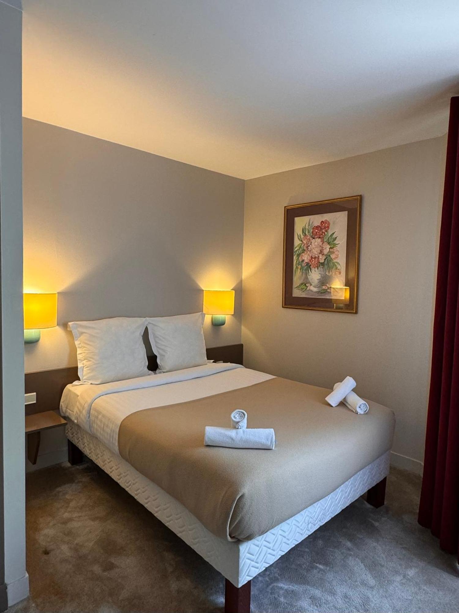 Hotel Paris Vesinet- Logis Hotel Restaurant Le Vésinet Εξωτερικό φωτογραφία