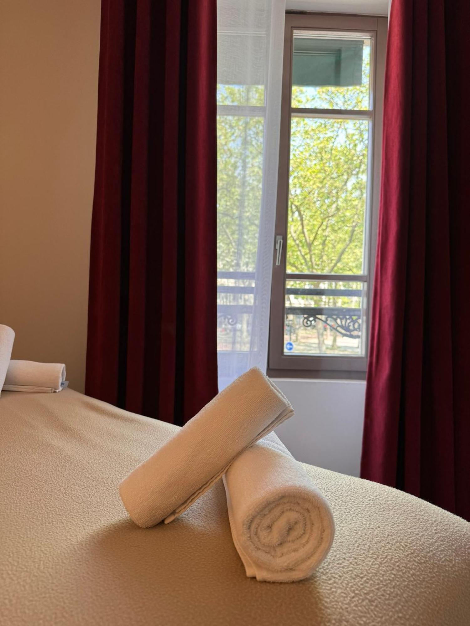 Hotel Paris Vesinet- Logis Hotel Restaurant Le Vésinet Εξωτερικό φωτογραφία